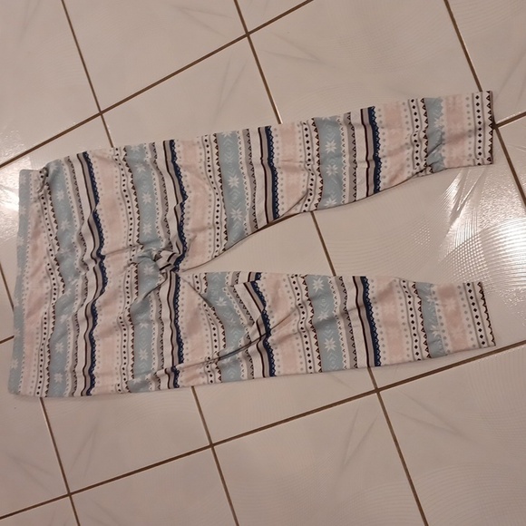 4/$40 Blue Penguin Pajama Set - Size Large - Picture 5 of 9